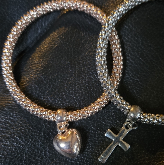 Mark by Avon Stretch bracelet set rosegold  heart & silver cross - Picture 4 of 6